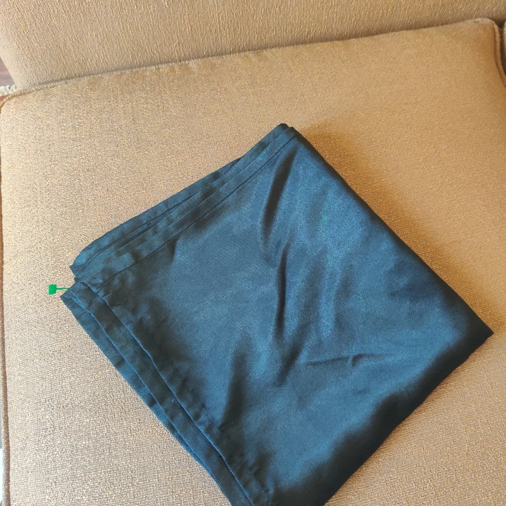 Crate & Barrel 4pc Royale Napkin Black